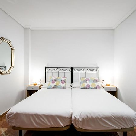 Holi-Rent Estrella Apartment Seville Ngoại thất bức ảnh