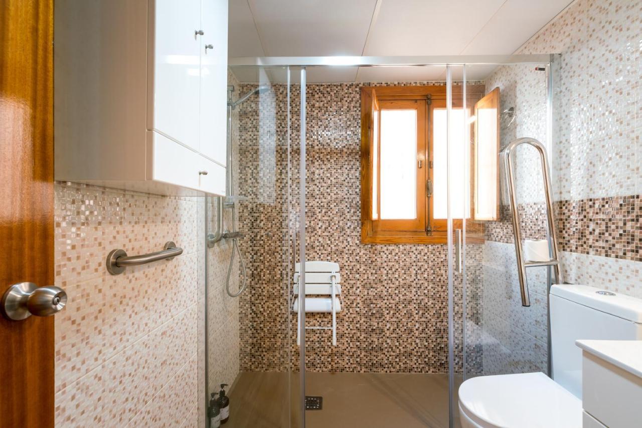 Holi-Rent Estrella Apartment Seville Ngoại thất bức ảnh