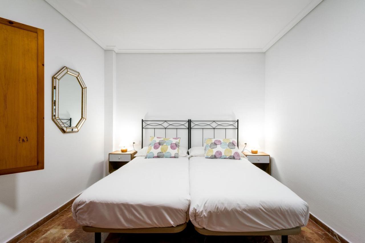 Holi-Rent Estrella Apartment Seville Ngoại thất bức ảnh