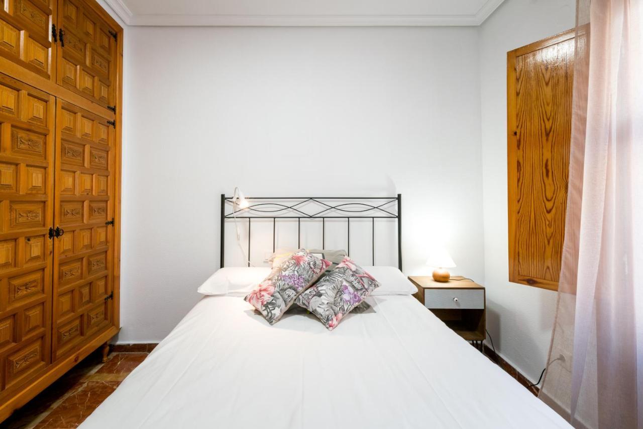Holi-Rent Estrella Apartment Seville Ngoại thất bức ảnh