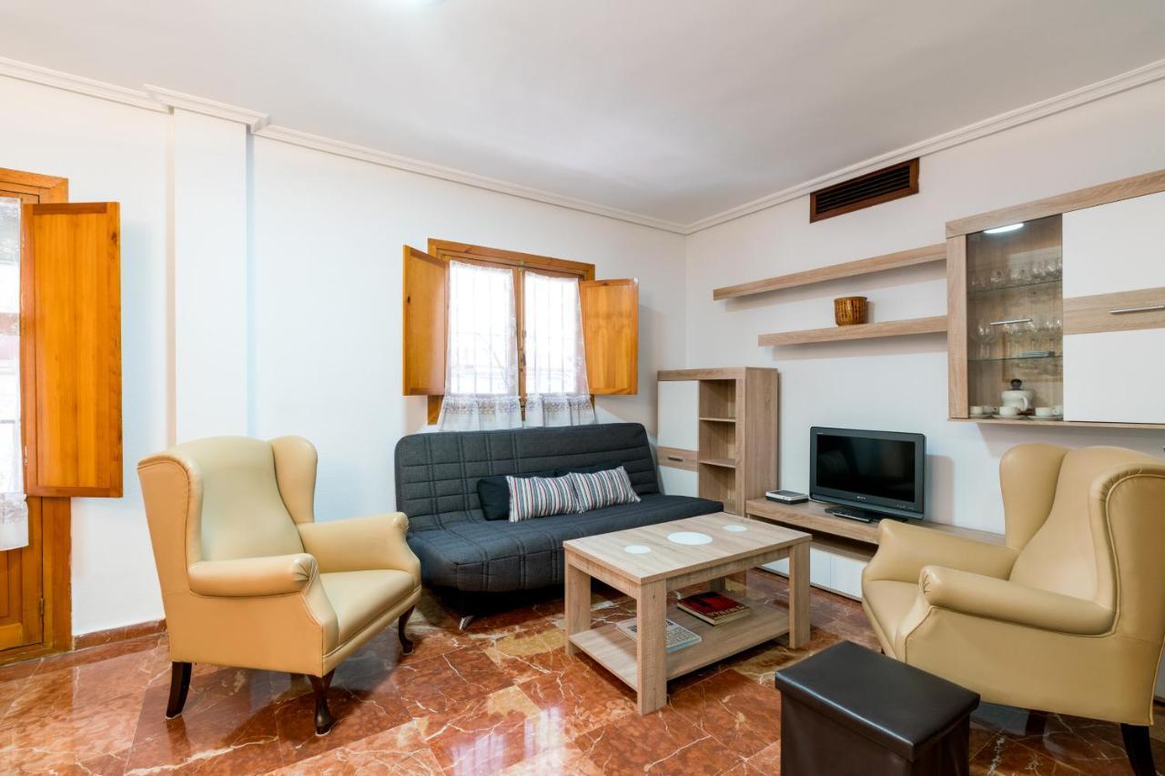 Holi-Rent Estrella Apartment Seville Ngoại thất bức ảnh
