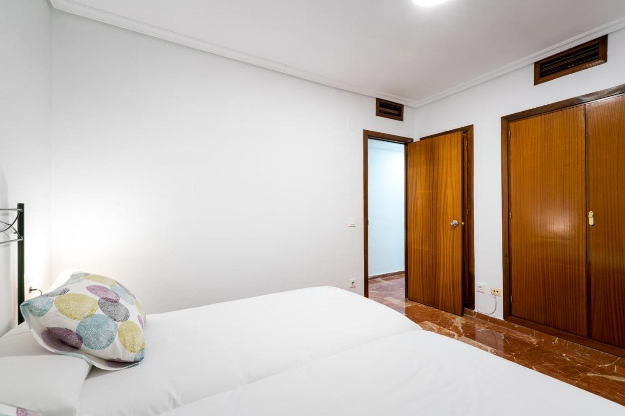 Holi-Rent Estrella Apartment Seville Ngoại thất bức ảnh