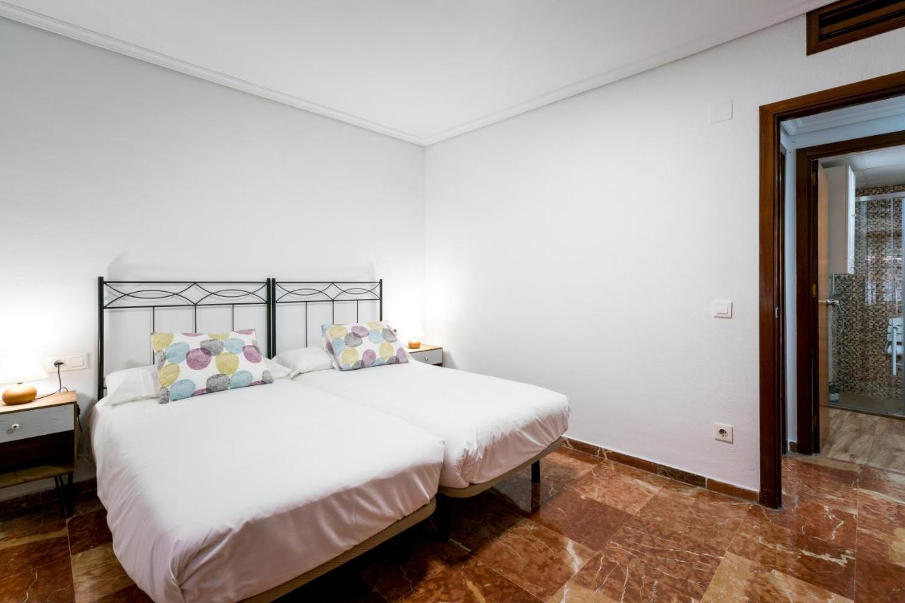 Holi-Rent Estrella Apartment Seville Ngoại thất bức ảnh