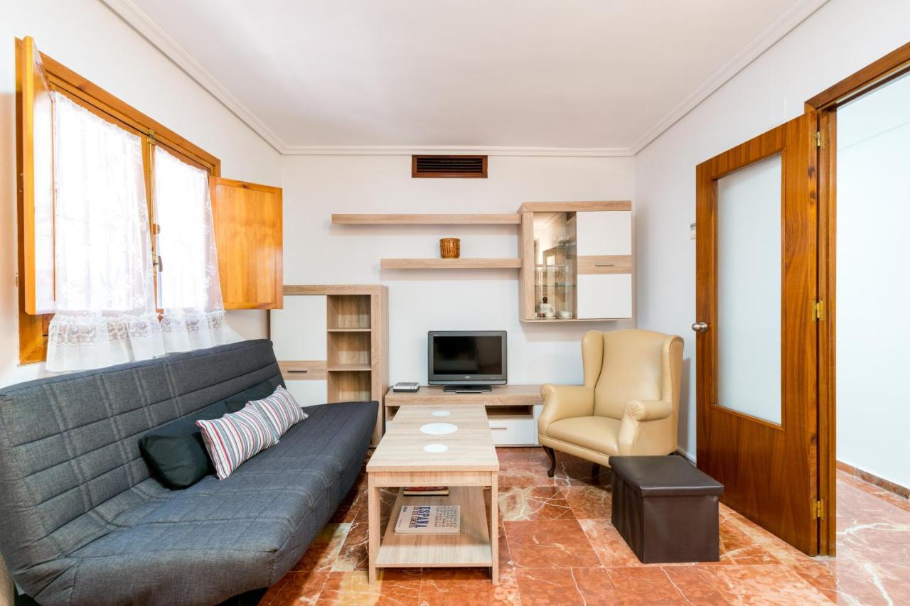 Holi-Rent Estrella Apartment Seville Ngoại thất bức ảnh