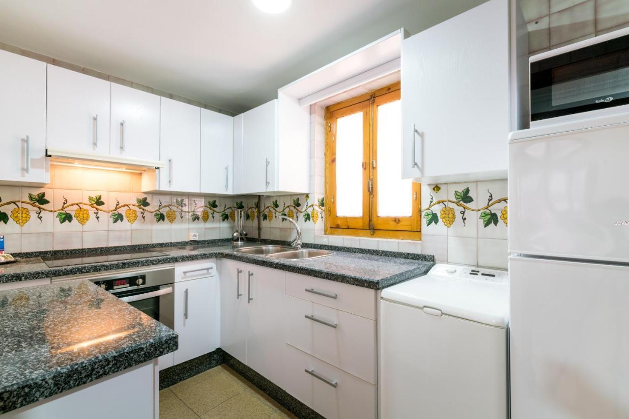 Holi-Rent Estrella Apartment Seville Ngoại thất bức ảnh