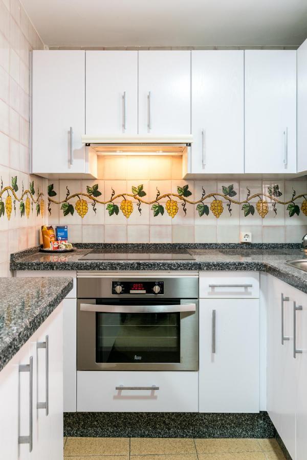 Holi-Rent Estrella Apartment Seville Ngoại thất bức ảnh