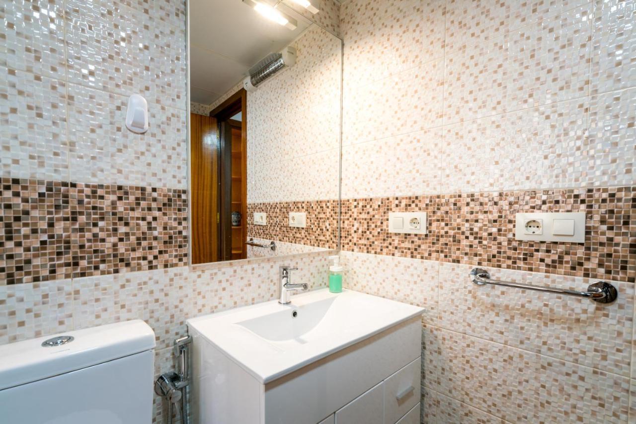 Holi-Rent Estrella Apartment Seville Ngoại thất bức ảnh