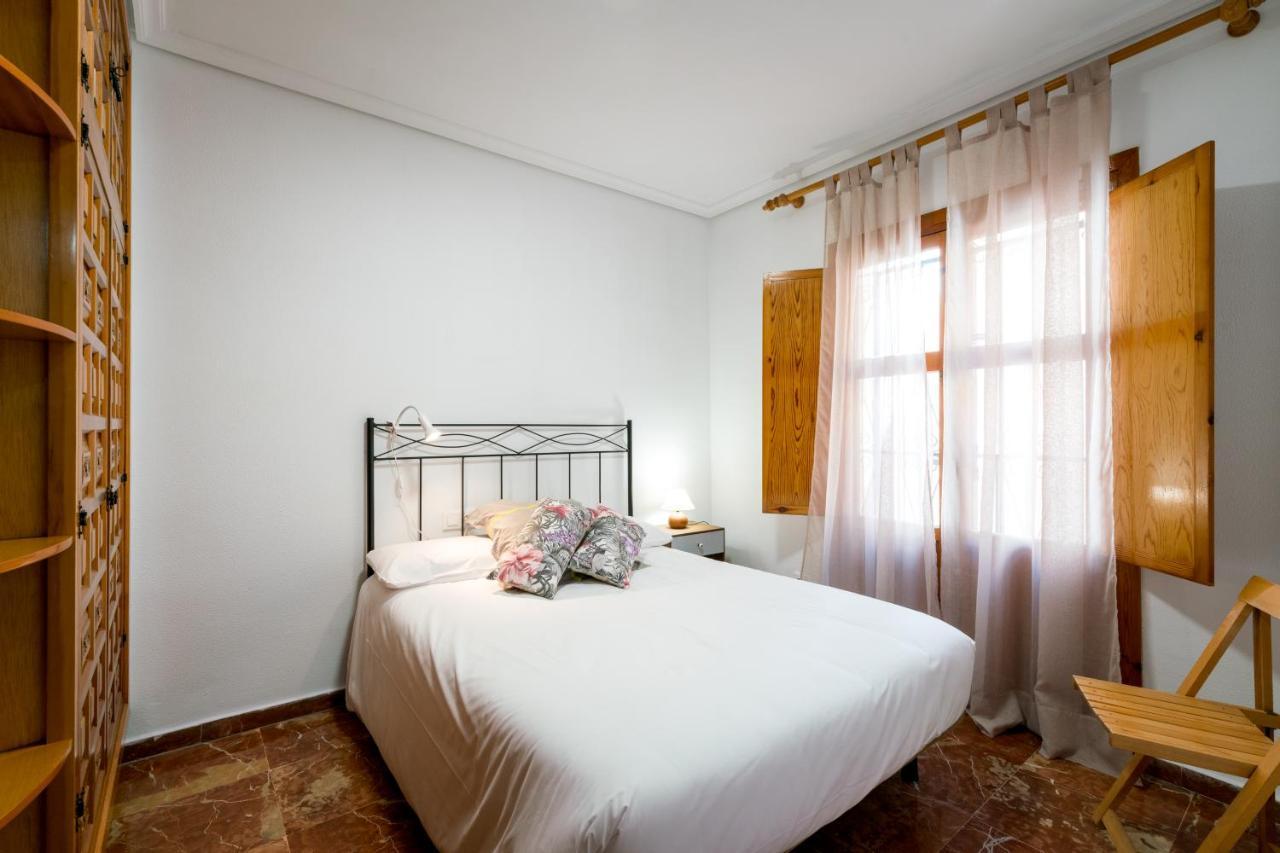 Holi-Rent Estrella Apartment Seville Ngoại thất bức ảnh